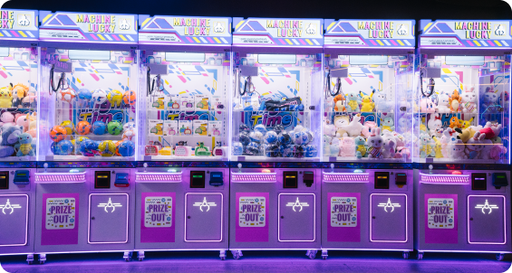 Máquinas de premios y peluches en Crucijuegos