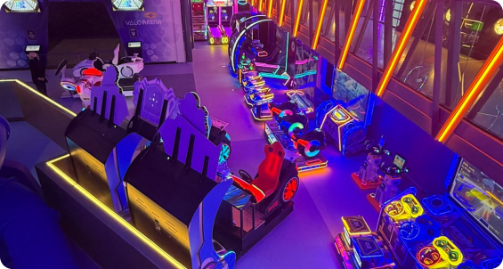 Vista superior de juegos y simuladores Crucijuegos